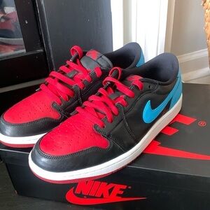 Jordan‎ 1 Retro Low OG UNC to Chicago Sneakers